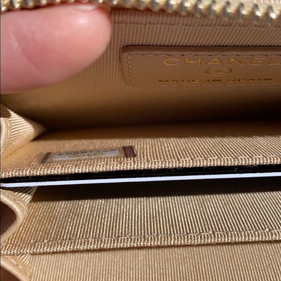 💯 Authentic Chanel Zippy Card Case - Picture 7 of 7